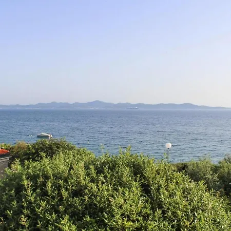 Appartement In Near Pebble